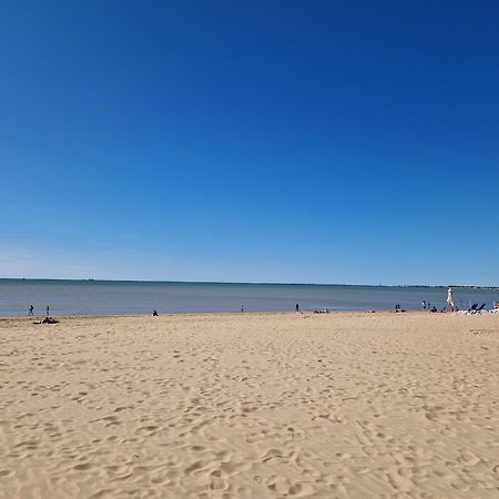 Bel Appartement T2 Avec Balcon, Wifi Et Parking Pres De La Plage - Fr-1-706-2 Chatelaillon-Plage Luaran gambar